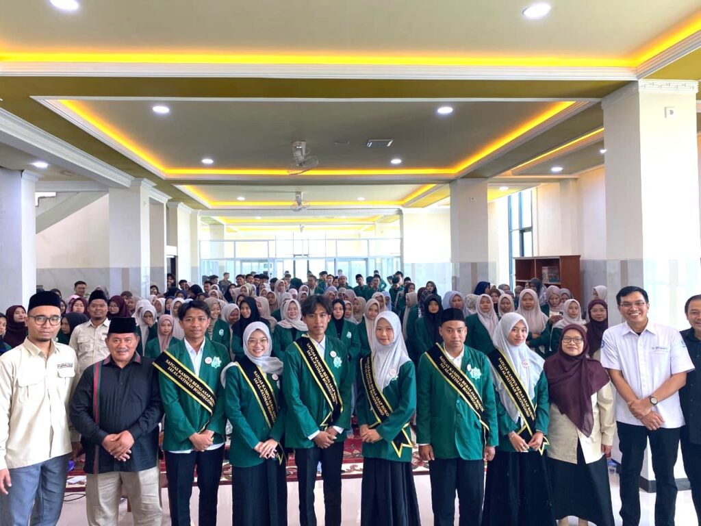 Kuliah Dosen Praktisi di IAI Al-Fatimah Bojonegoro dengan Tema "Kampus Tanpa Rokok"